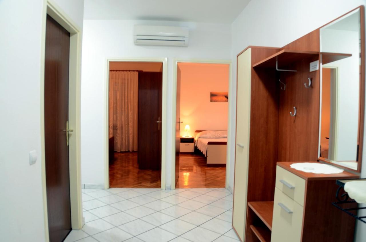 Dvosoban apartman u centru grada Biograd Na Moru Exterior foto
