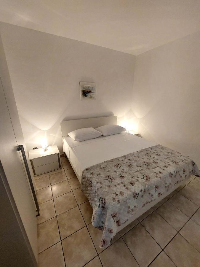Dvosoban apartman u centru grada Biograd Na Moru Exterior foto
